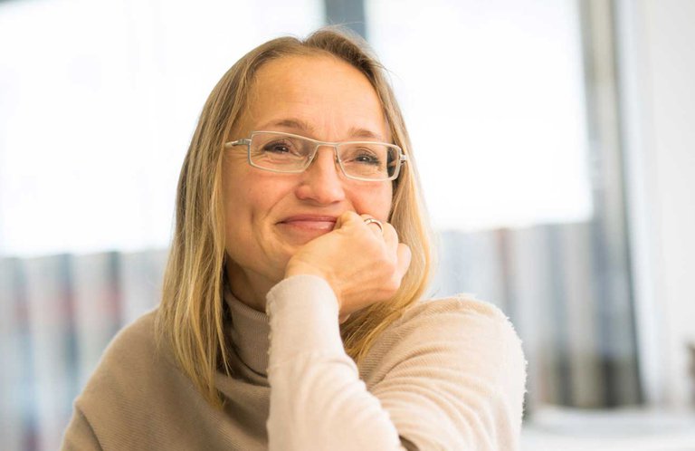 teaser-susanne-stoelzl.jpg